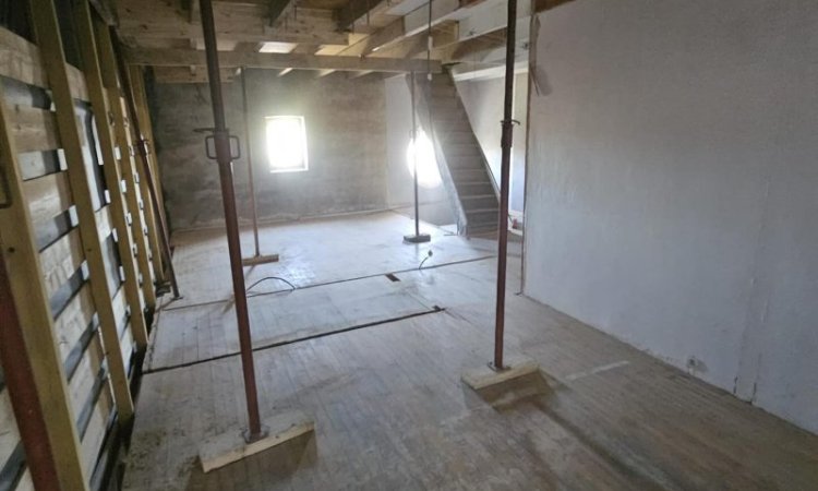Démolition d'un bâtiment suite à un incendie vers Faramans