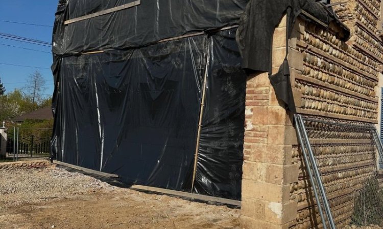 Démolition d'un bâtiment suite à un incendie vers Faramans